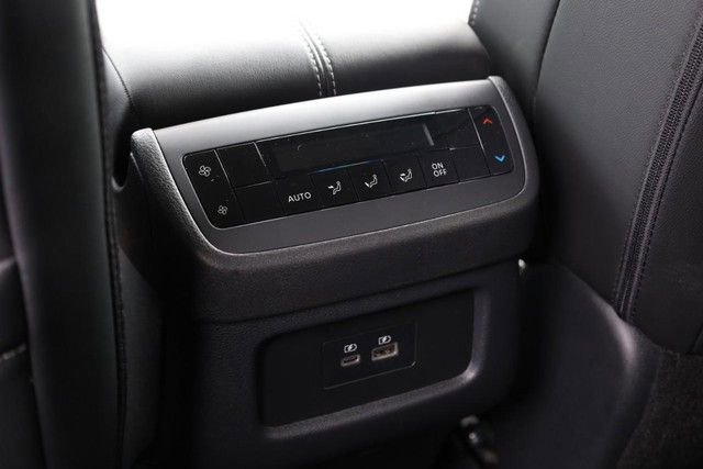 Certified 2025 Nissan Pathfinder SL image 25