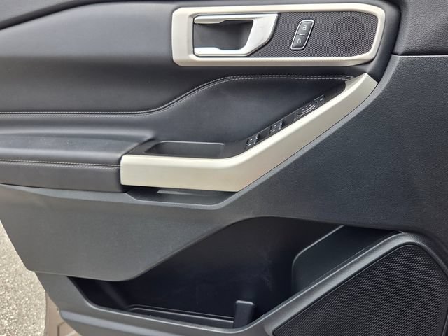 Used 2021 Ford Explorer XLT w/ Equipment Group 202A RWD image 33