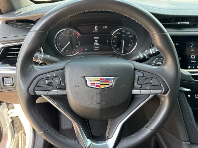 Used 2024 Cadillac XT6 Luxury w/ LPO, Floor Liner Package FWD image 16