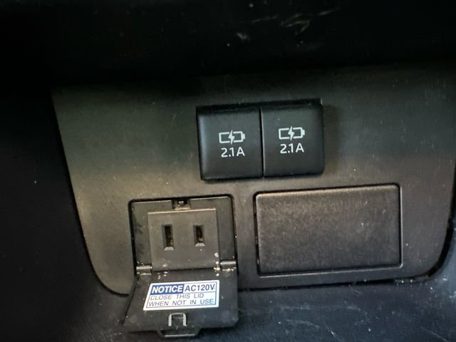 Used 2018 Toyota Highlander Limited Platinum image 17