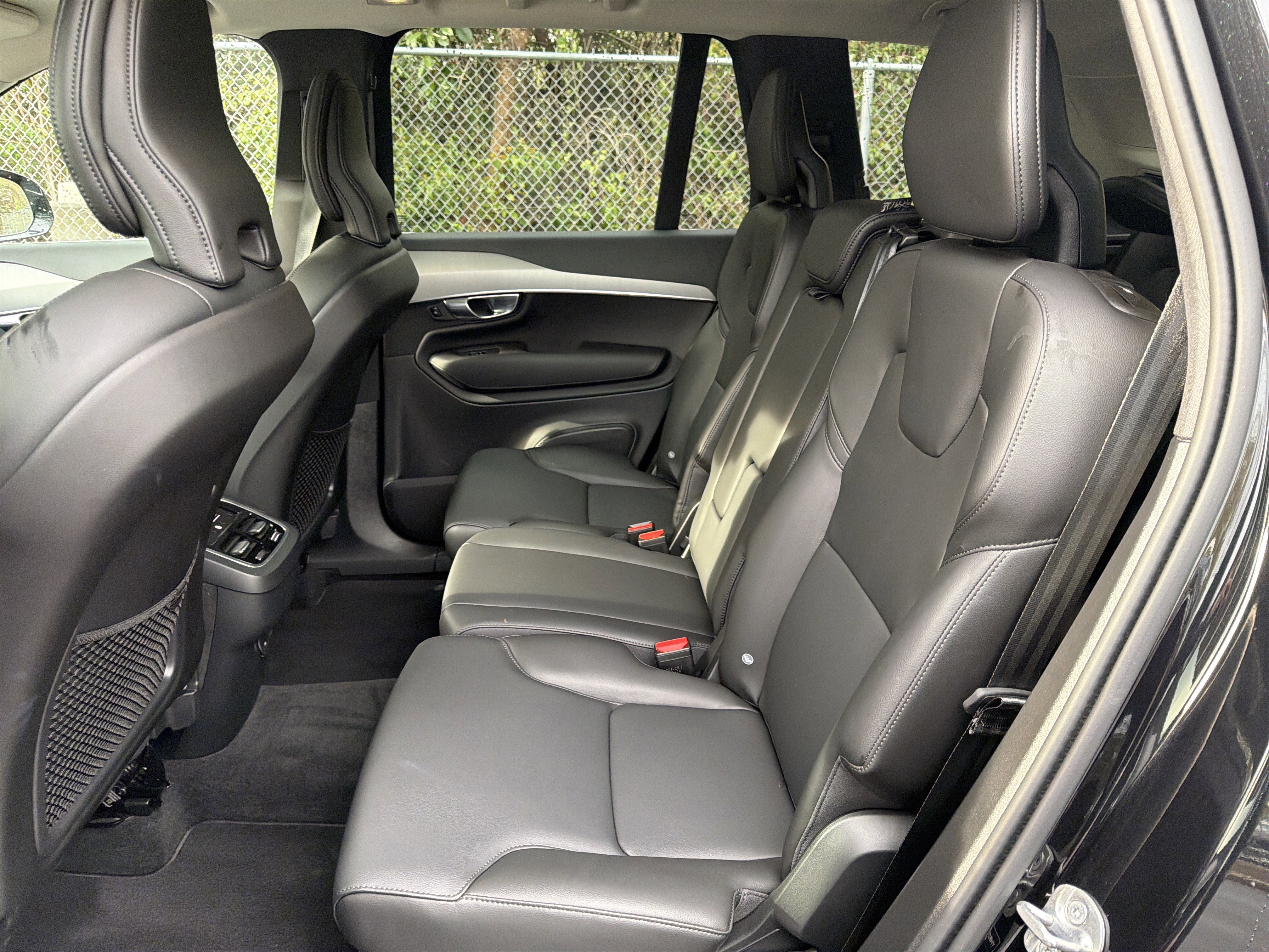 Certified 2025 Volvo XC90 B5 Core image 32