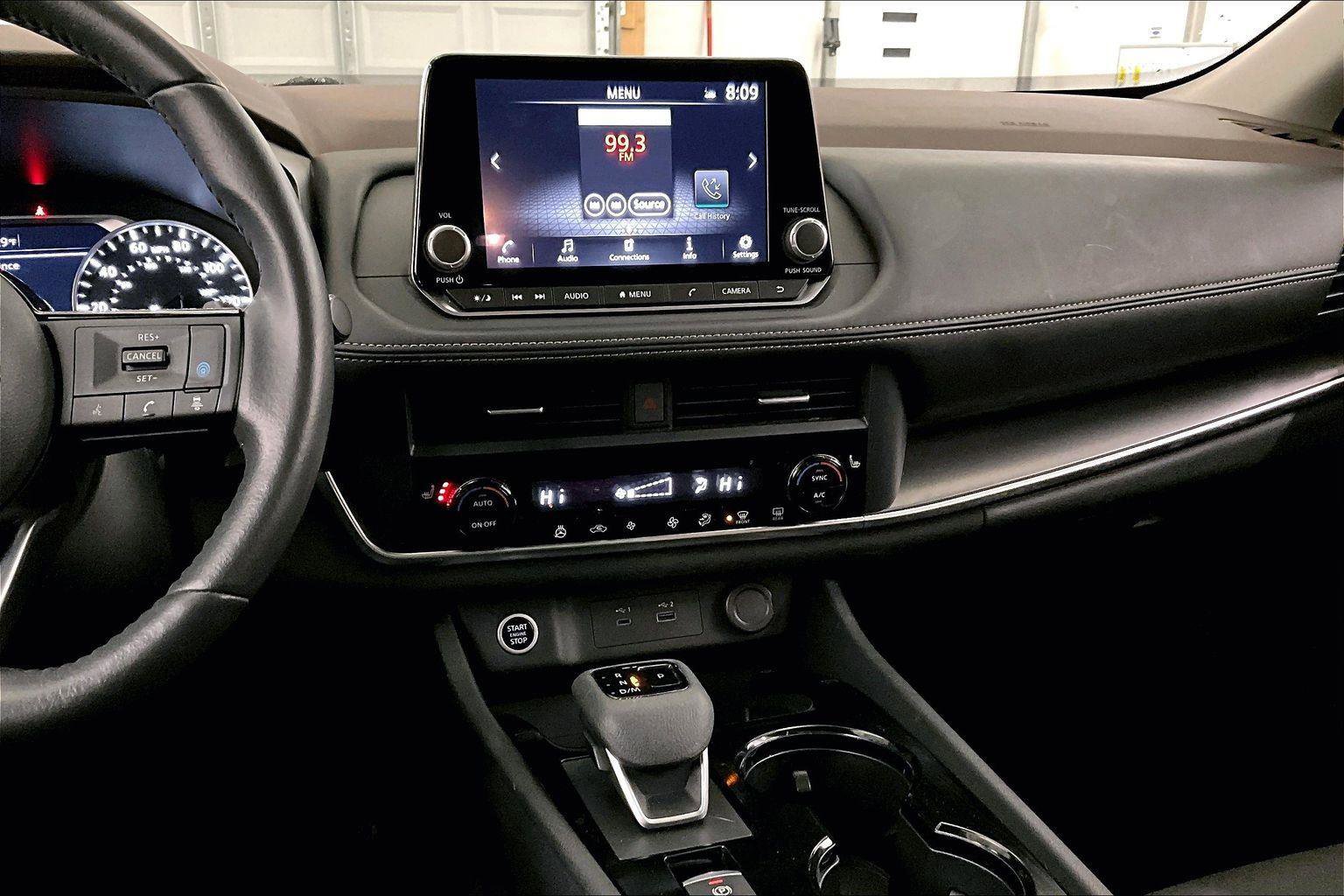 Used 2023 Nissan Rogue SV w/ SV Premium B Package image 6