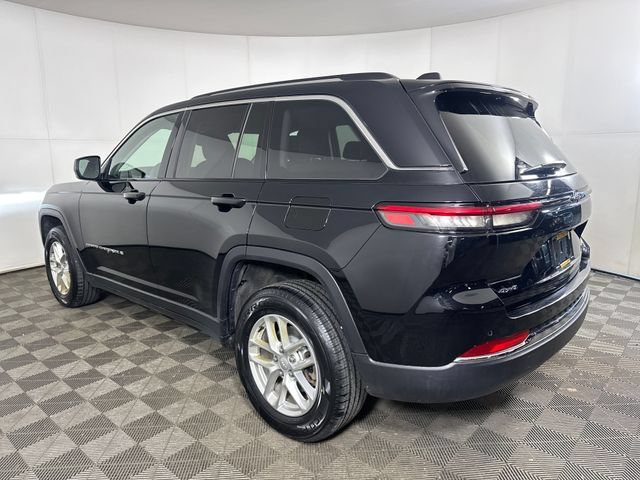 Used 2023 Jeep Grand Cherokee Laredo w/ Luxury Tech Group I AWD/4WD image 5