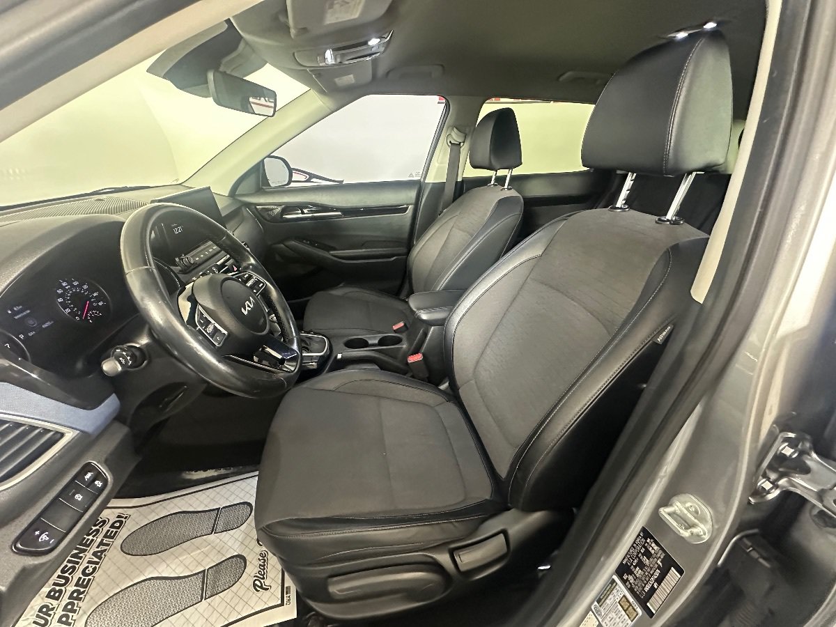 Used 2023 Kia Seltos Nightfall Edition AWD/4WD image 22