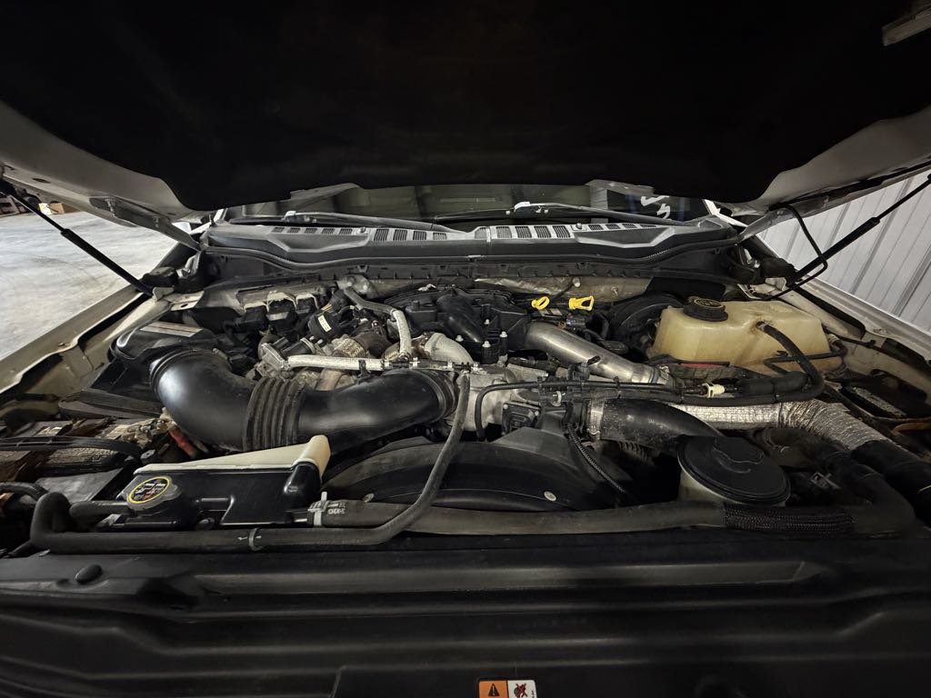 Used 2017 Ford F250 Lariat w/ Lariat Ultimate Package AWD/4WD image 11
