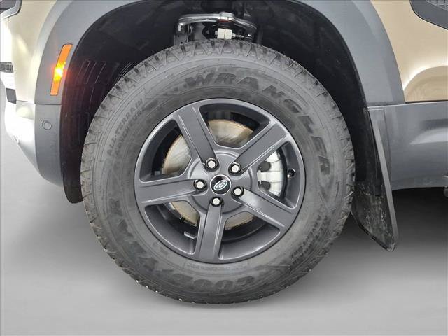 Certified 2022 Land Rover Defender 110 S AWD/4WD image 28