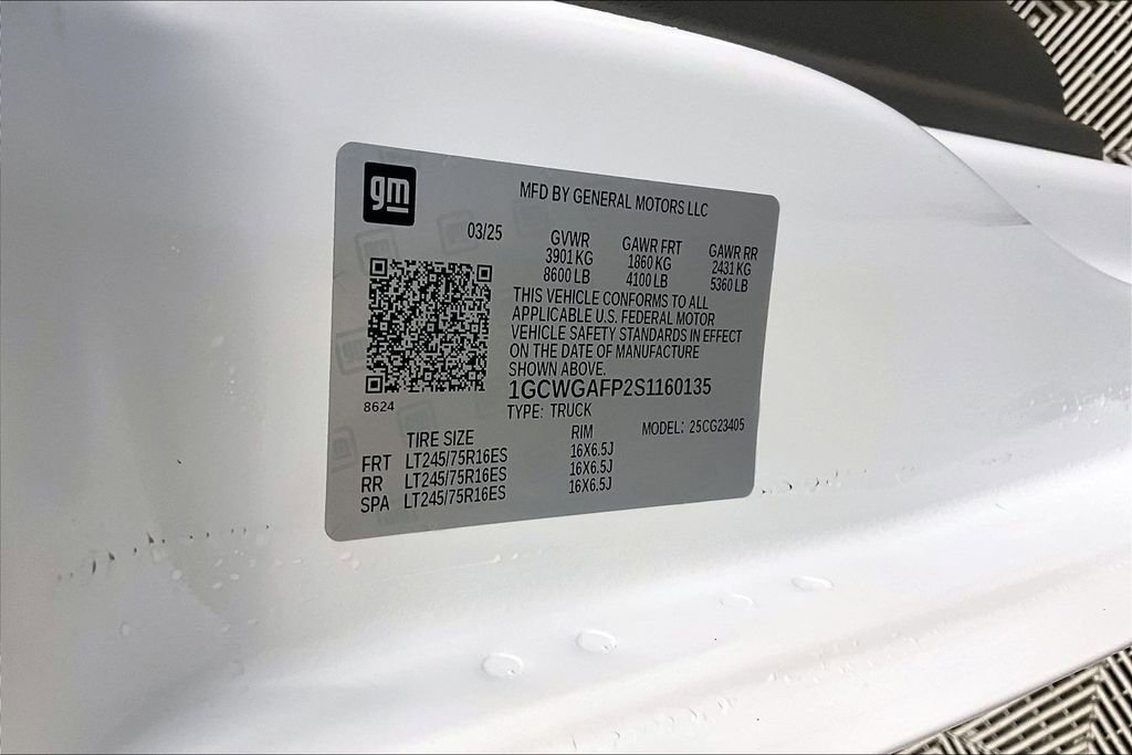 Used 2025 Chevrolet Express 2500 w/ Driver Convenience Package RWD image 30