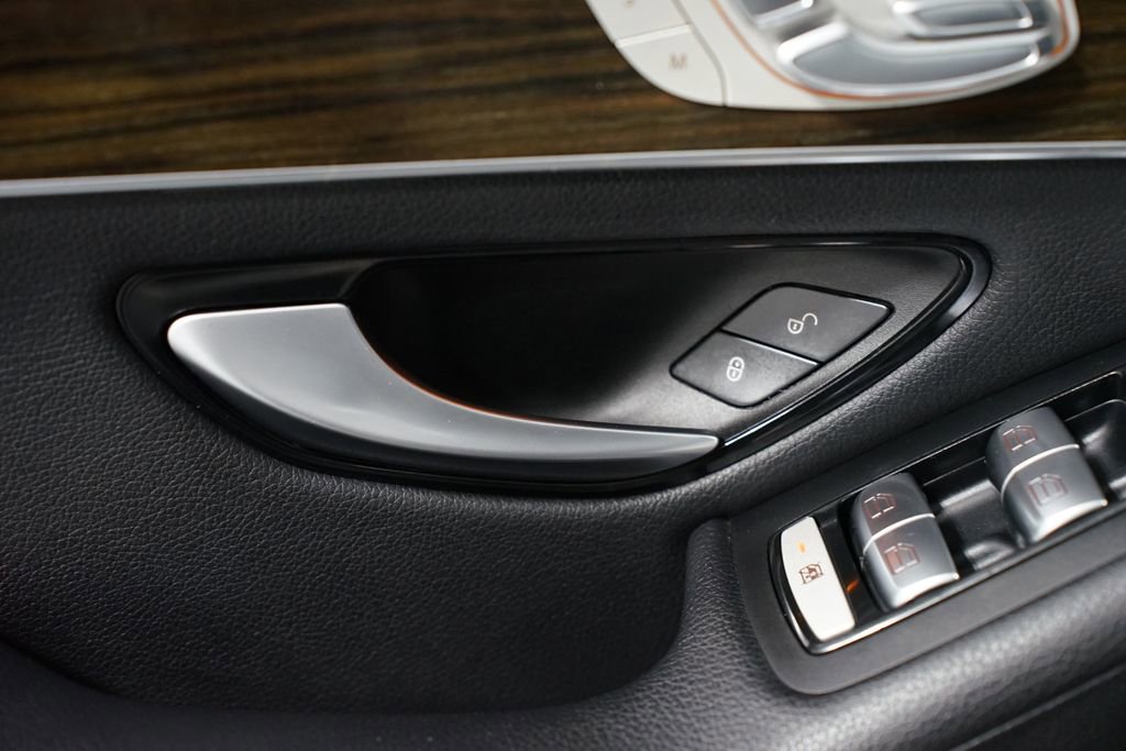 Used 2016 Mercedes-Benz GLC 300 image 32