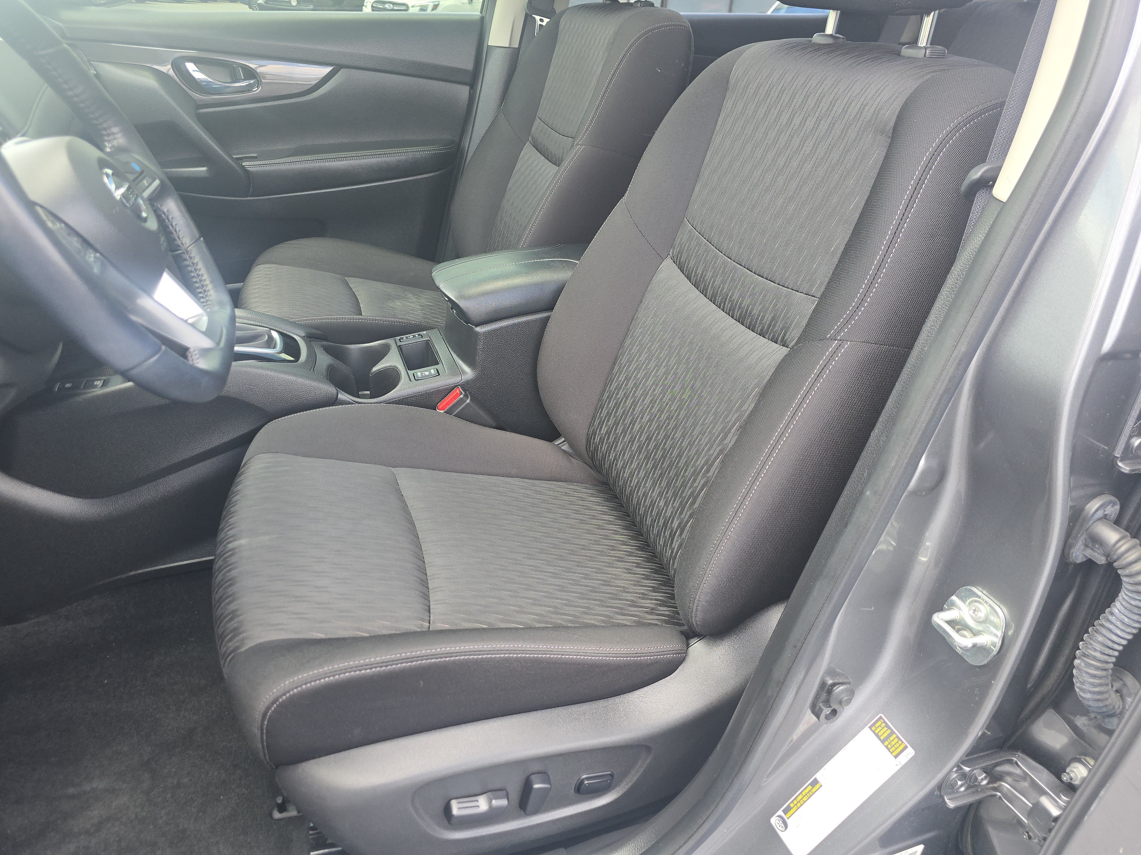 Used 2020 Nissan Rogue SV w/ Sun & Sound Touring Package AWD/4WD image 23