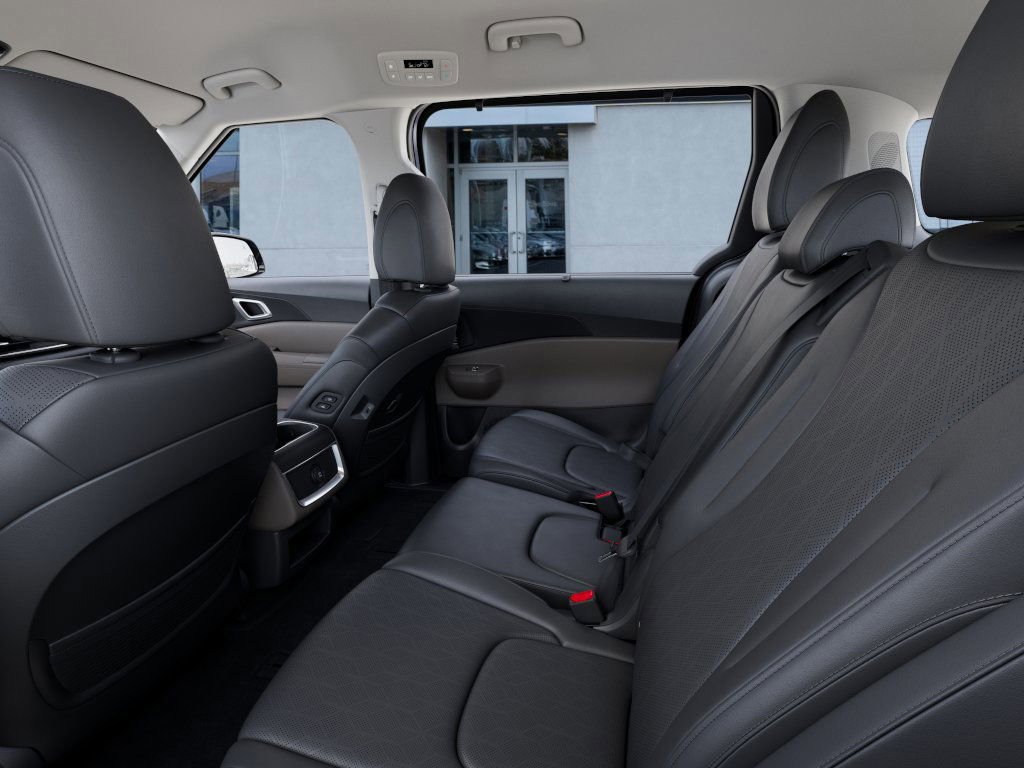 New 2026 Kia Carnival EX image 18