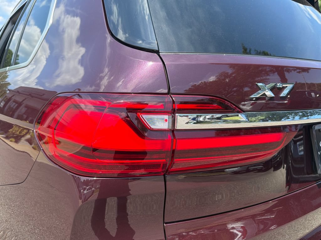 Used 2022 BMW X7 xDrive40i w/ Executive Package AWD/4WD image 34