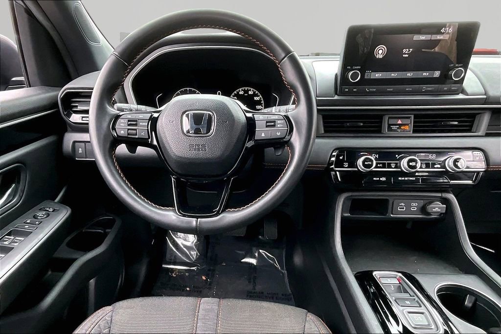 Certified 2024 Honda Pilot Sport image 8