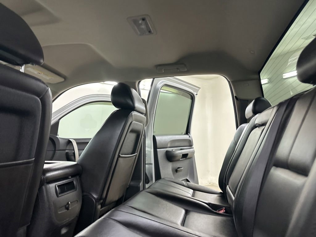 Used 2011 Chevrolet Silverado 2500 LT w/ Interior Plus Package AWD/4WD image 29