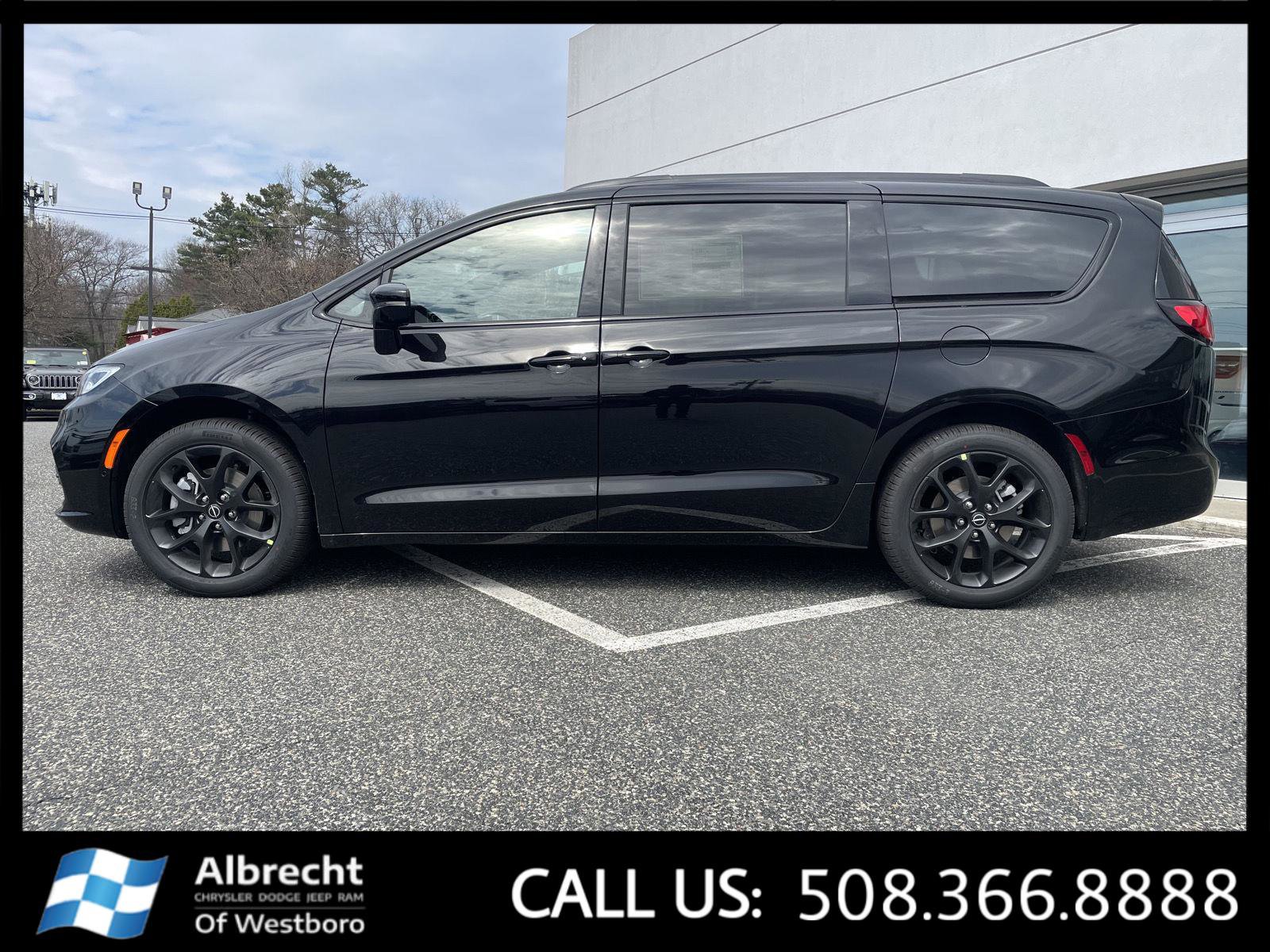 New 2026 Chrysler Pacifica Select image 2