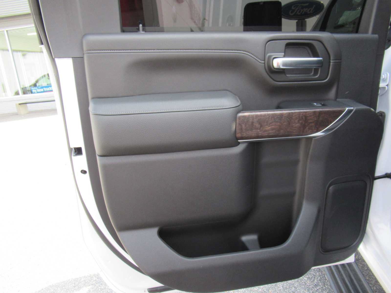 Used 2023 GMC Sierra 2500 Denali w/ Technology Package AWD/4WD image 19