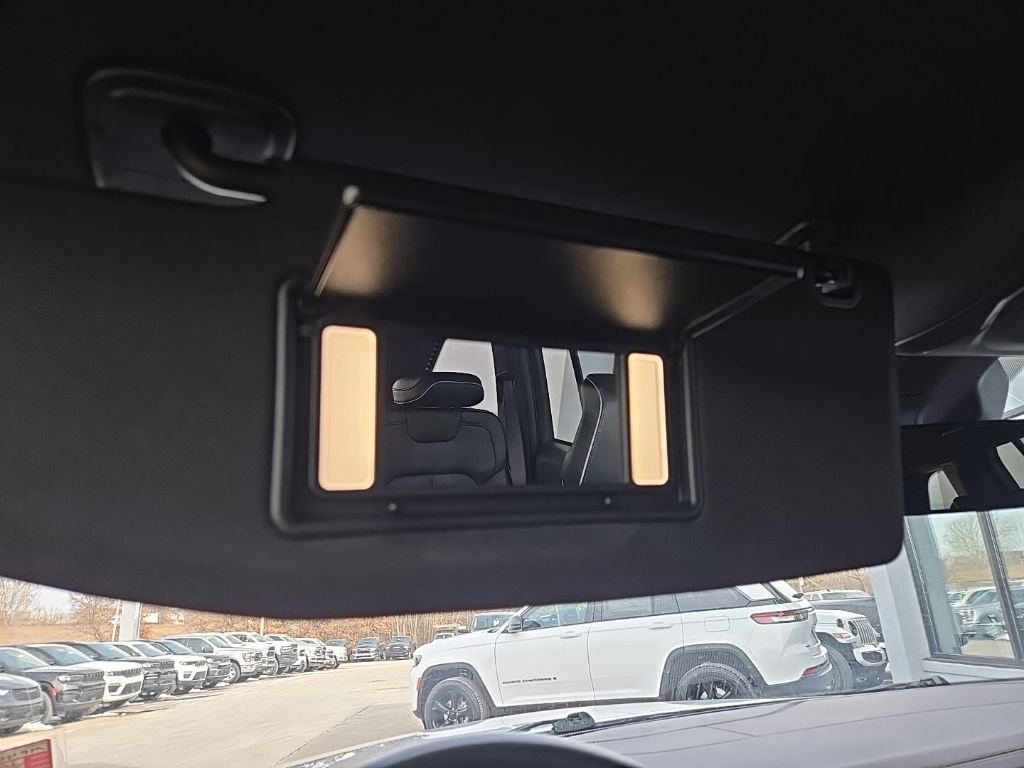 Used 2025 Jeep Grand Cherokee Summit image 70