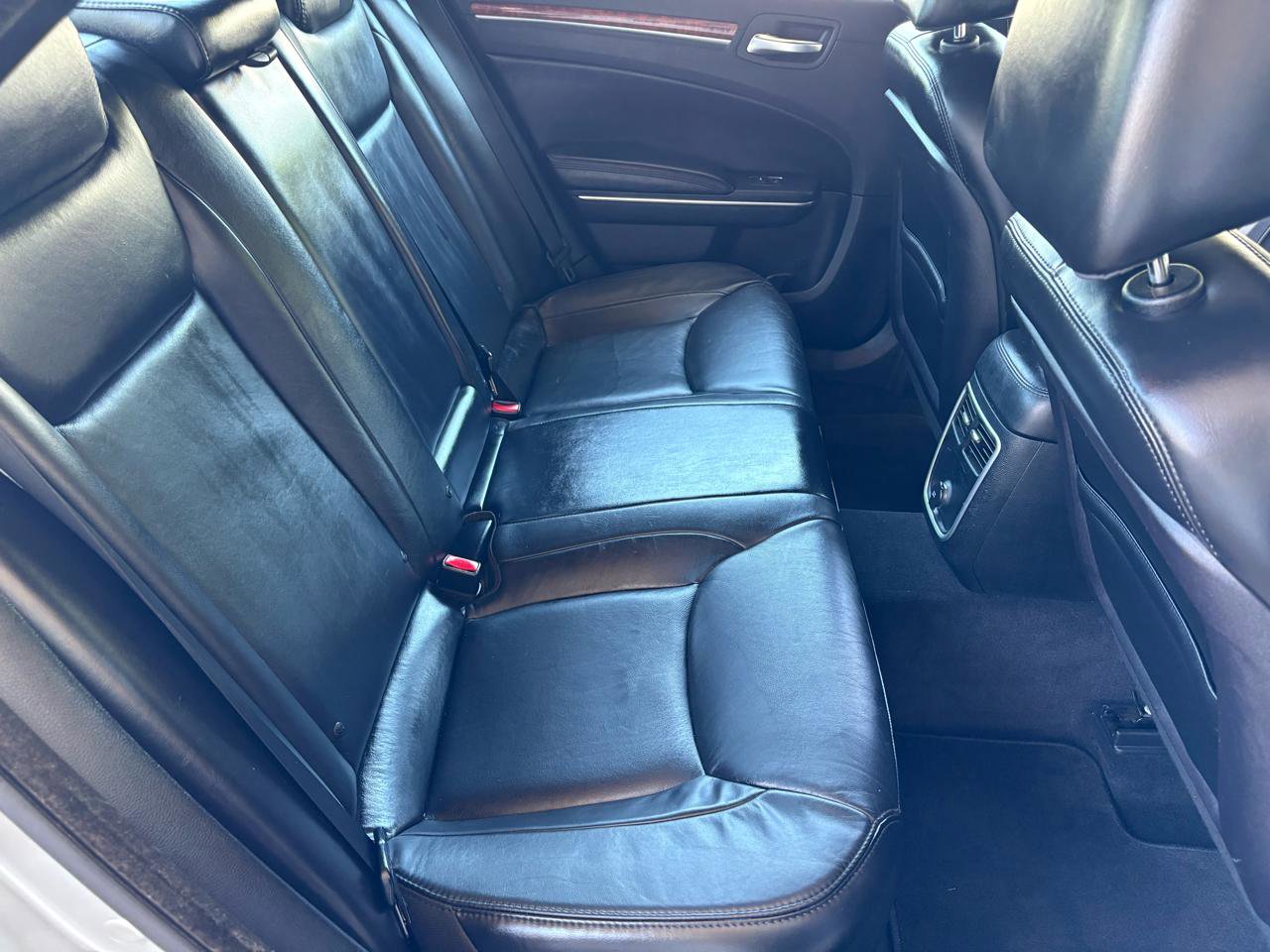Used 2012 Chrysler 300 Limited RWD image 23