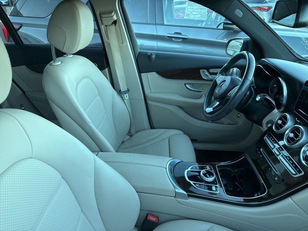 Used 2018 Mercedes-Benz GLC 300 4MATIC image 8