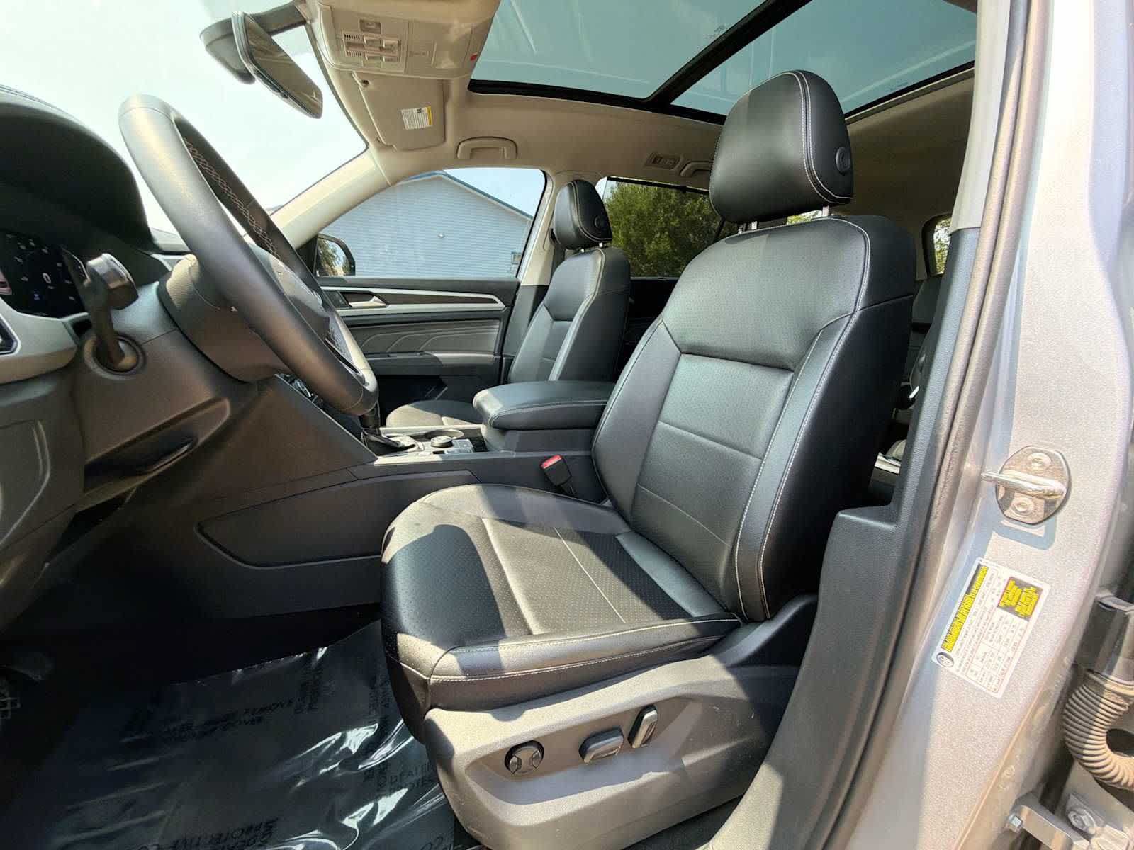 Used 2022 Volkswagen Atlas SE w/ Panoramic Sunroof Package AWD/4WD image 13