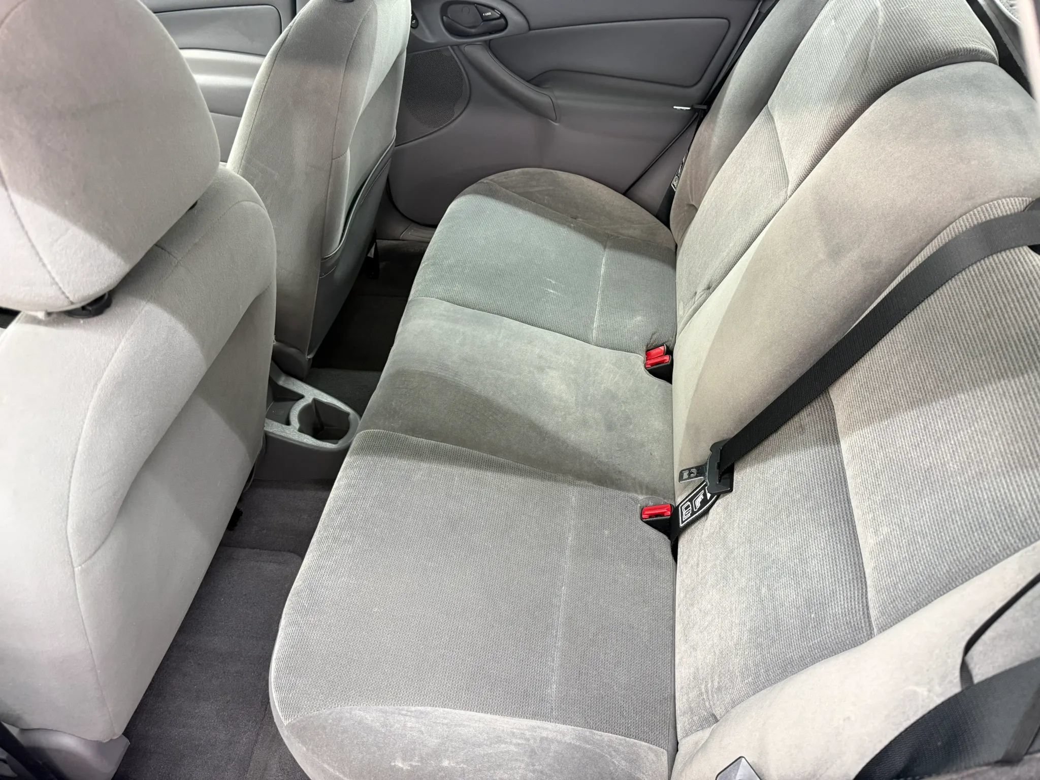Used 2002 Ford Focus SE FWD image 15