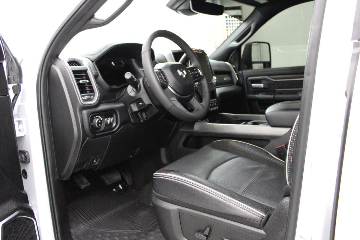 Used 2025 RAM 2500 Laramie w/ Sport Appearance Package AWD/4WD image 7