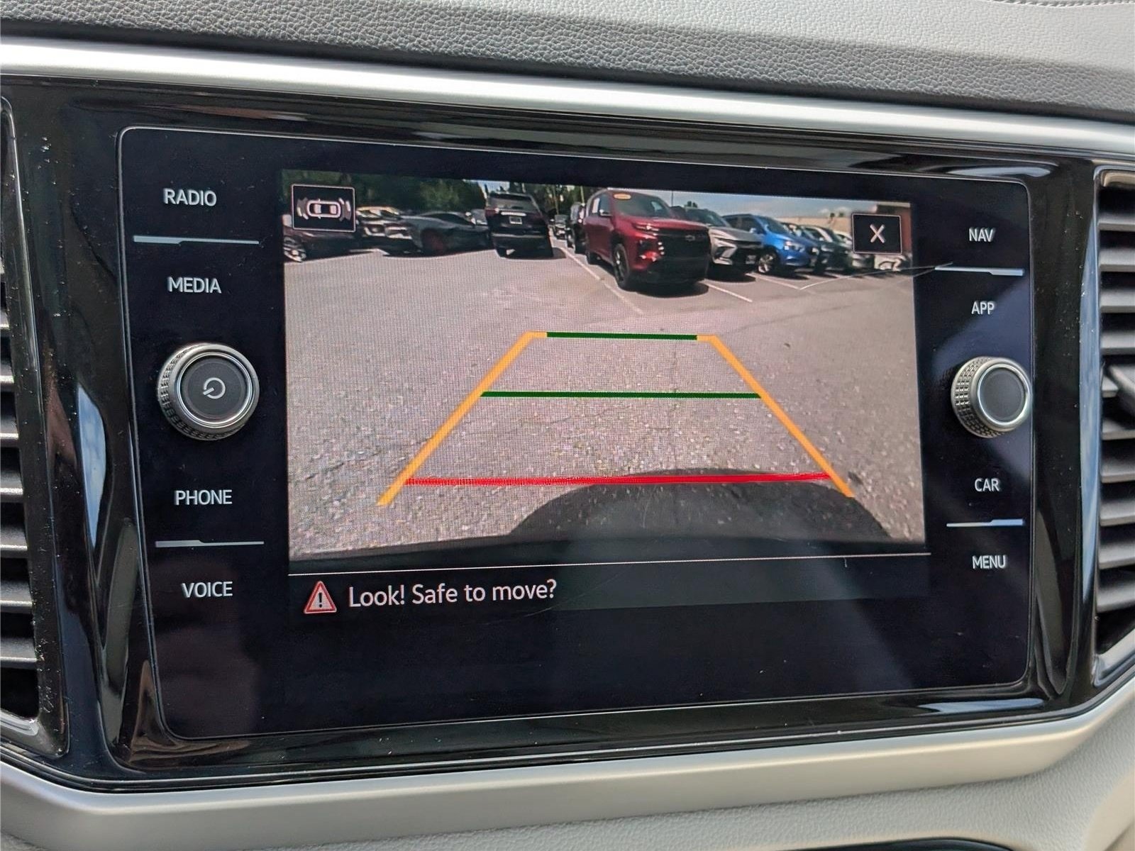 Used 2023 Volkswagen Atlas SEL AWD/4WD image 32