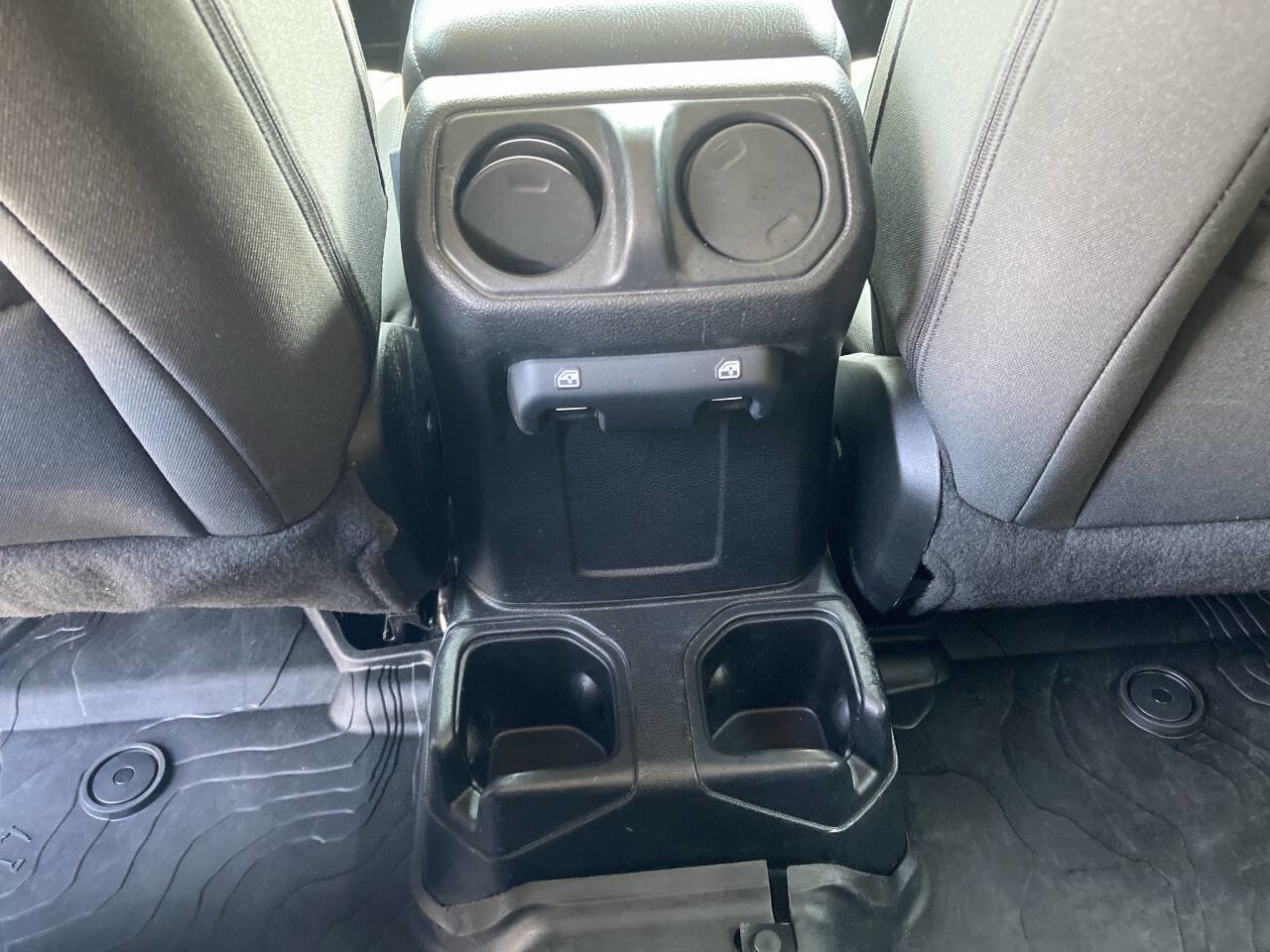 Used 2018 Jeep Wrangler Unlimited Sport S image 36