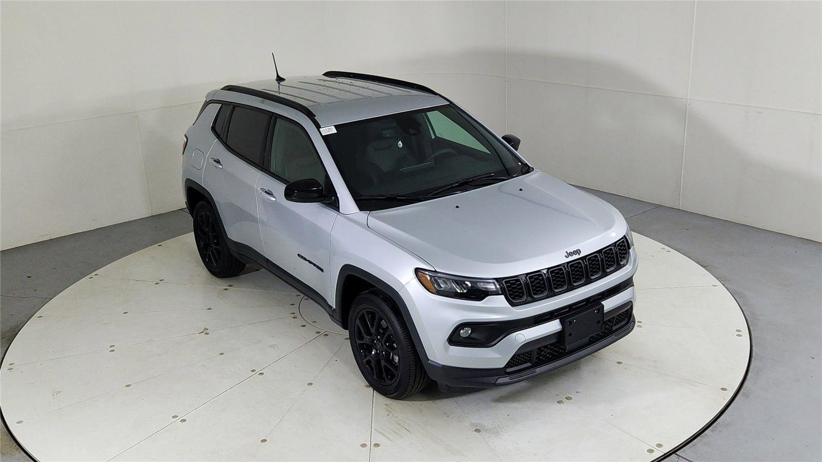 Used 2025 Jeep Compass Latitude w/ Convenience Group image 13