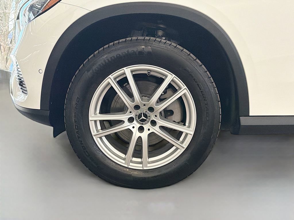 Used 2023 Mercedes-Benz GLC 300 4MATIC image 32