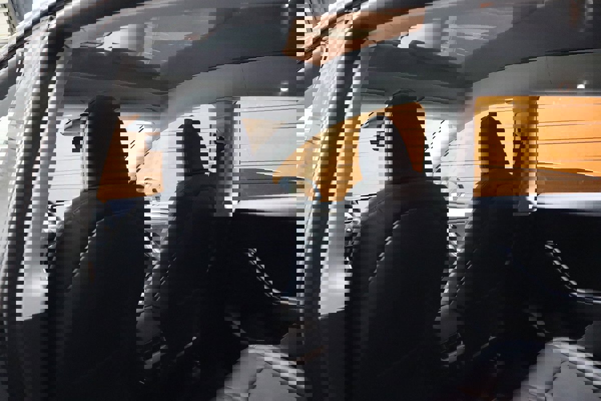 Used 2023 Tesla Model Y Long Range image 33