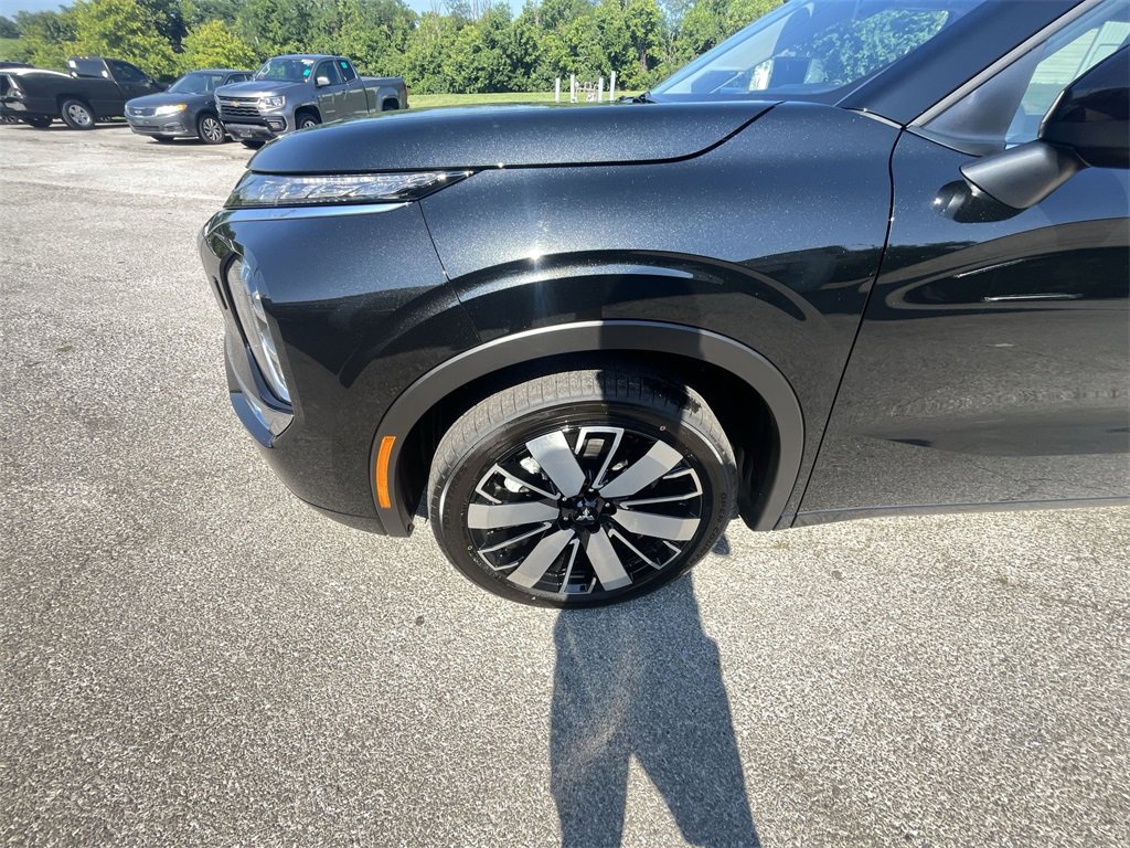 New 2025 Mitsubishi Outlander AWD image 10