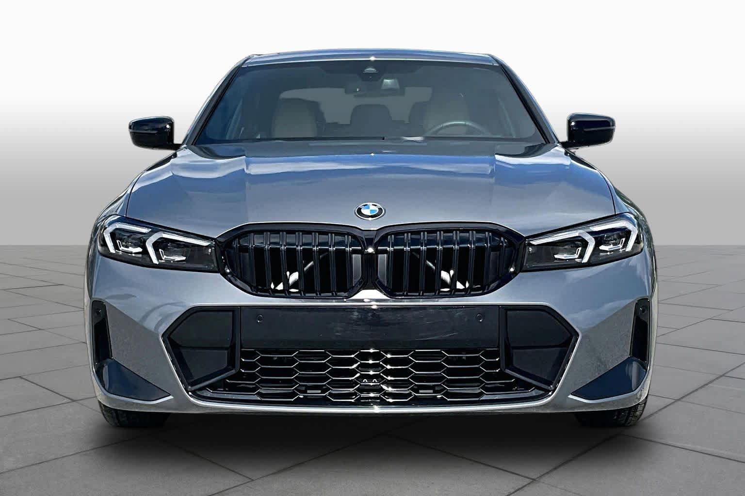 Used 2026 BMW 330i Sedan w/ M Sport Package RWD image 3