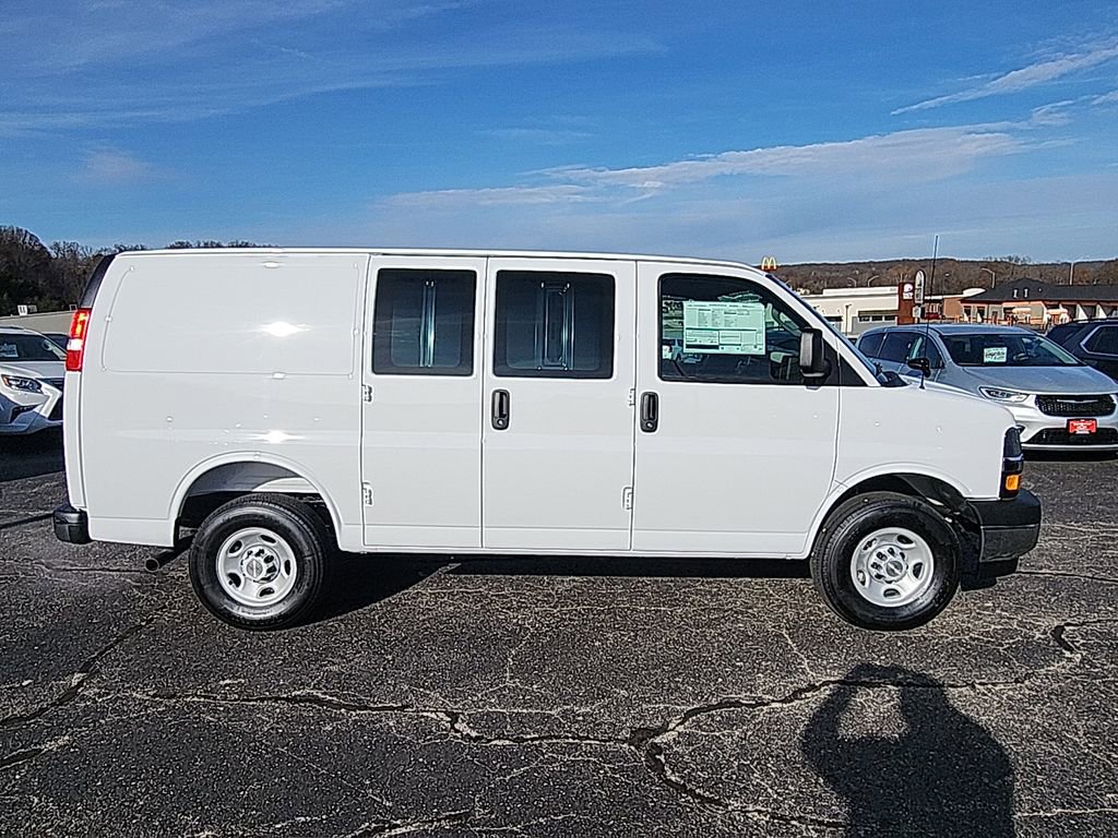 New 2025 Chevrolet Express 2500 w/ Driver Convenience Package RWD image 9