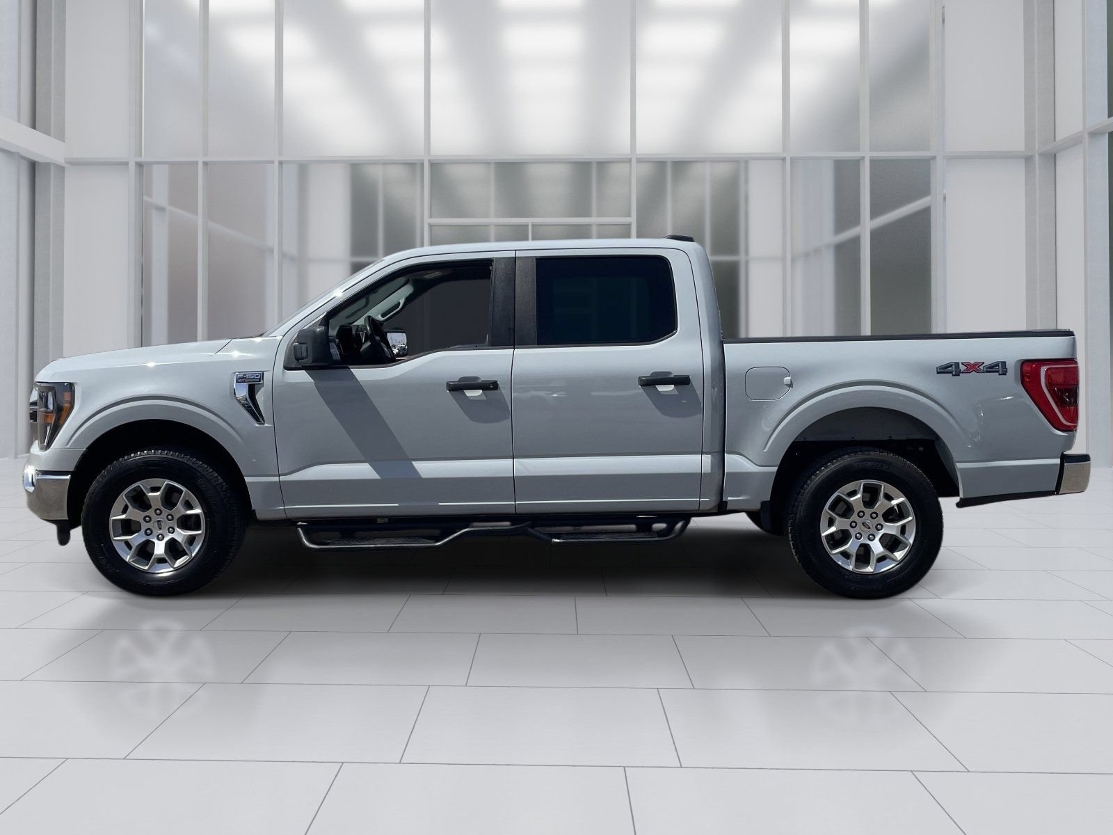 Used 2023 Ford F150 XLT AWD/4WD image 3