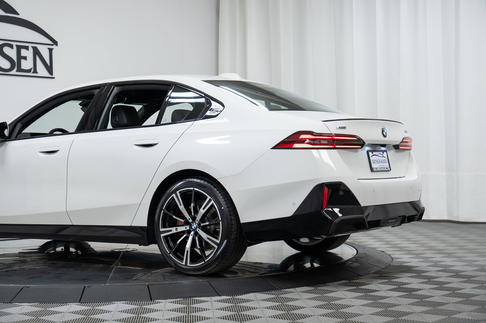 New 2026 BMW 530i xDrive w/ M Sport Package image 29