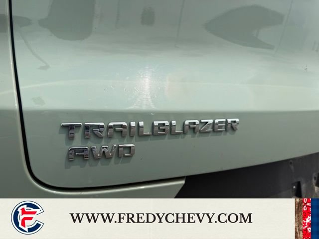 Used 2025 Chevrolet TrailBlazer LT AWD/4WD image 27