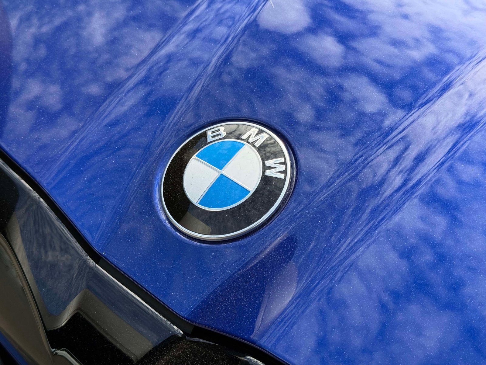 Used 2025 BMW M5 w/ Carbon Package image 53