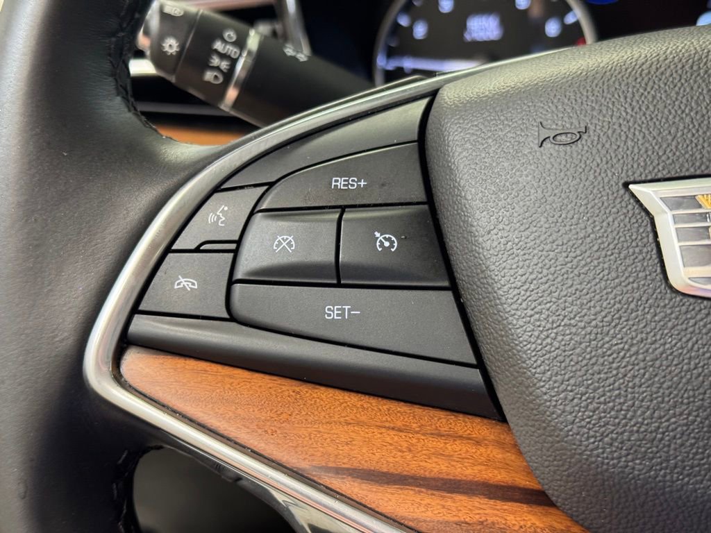 Used 2017 Cadillac XT5 Platinum w/ Driver Assist Package image 37