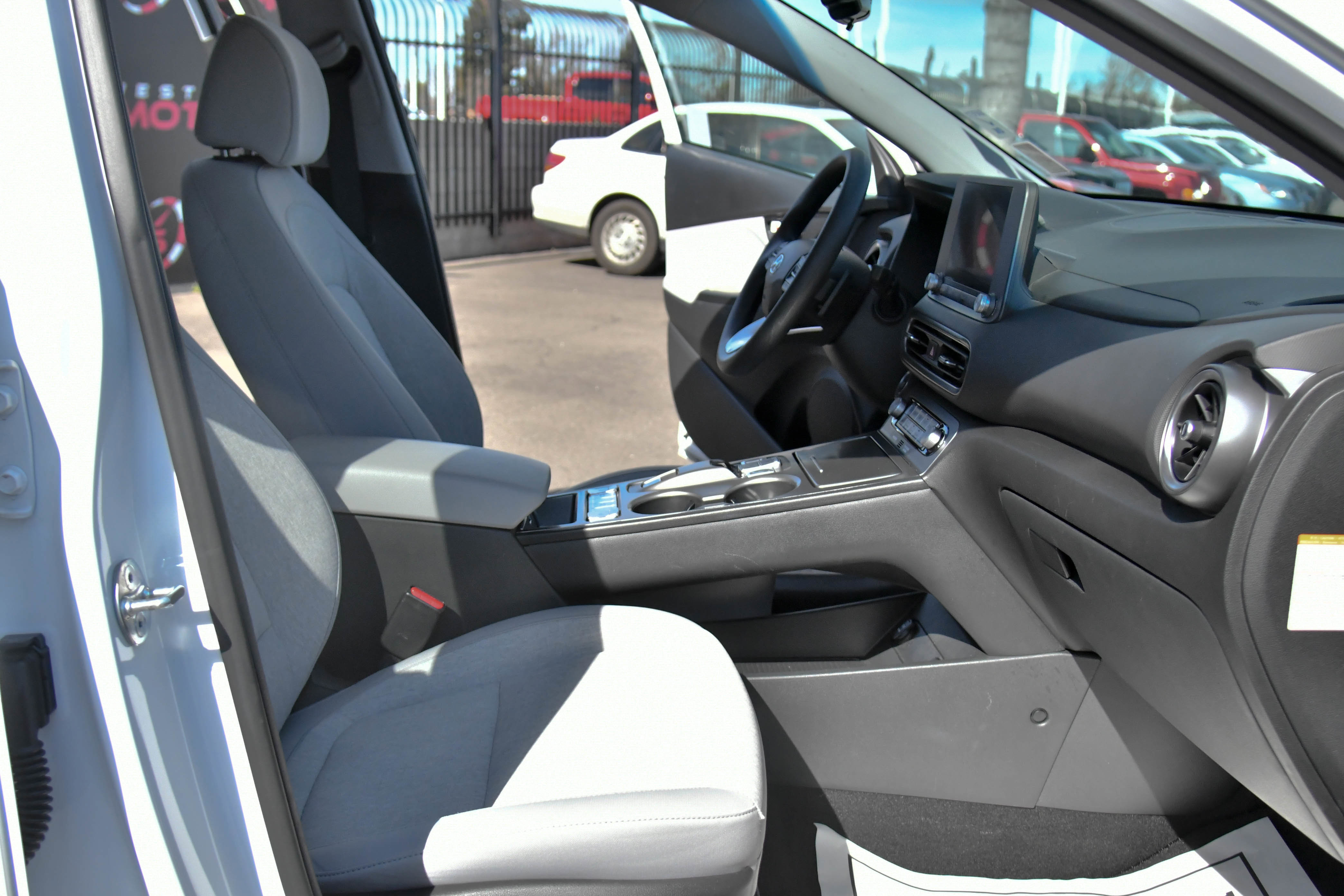 Used 2023 Hyundai Kona SE image 42