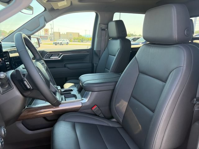 Used 2025 Chevrolet Silverado 1500 LT Trail Boss w/ LT Trail Boss Premium Package AWD/4WD image 16