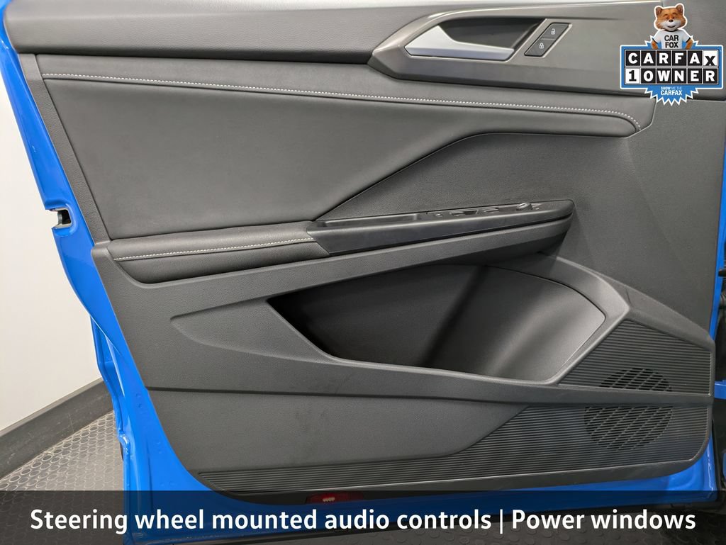 Used 2025 Volkswagen Taos SE AWD/4WD image 10