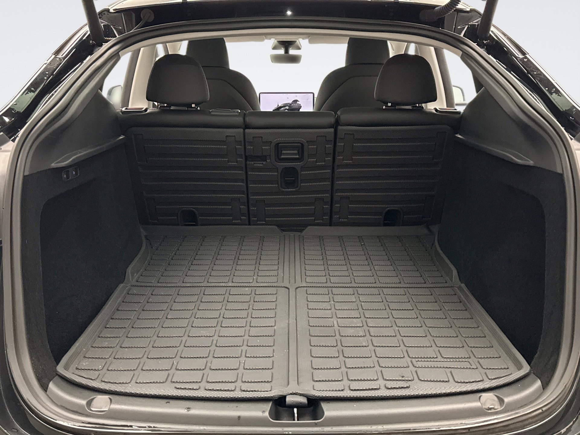 Used 2023 Tesla Model Y Long Range image 19