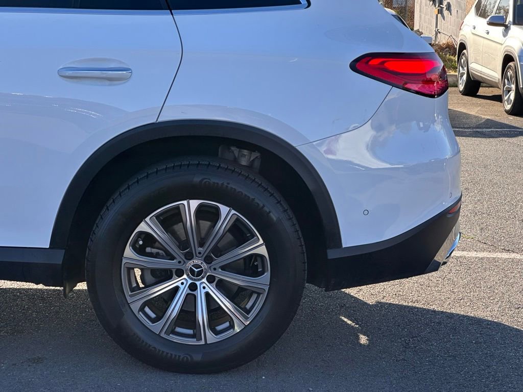 Used 2024 Mercedes-Benz GLC 300 4MATIC image 40