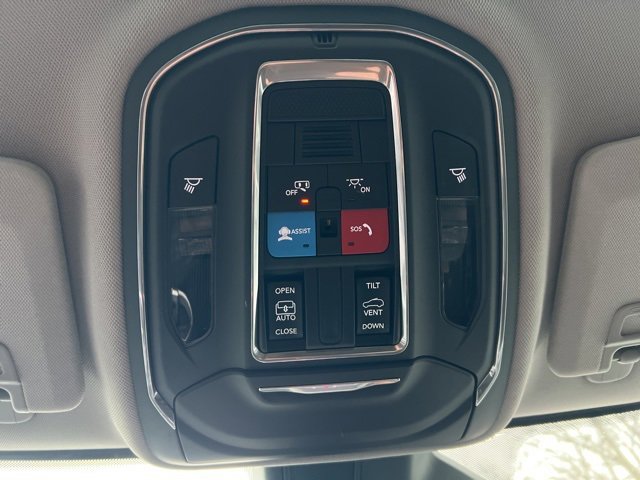 Used 2023 Jeep Grand Cherokee L Laredo w/ Trailer Tow Group (B) image 6