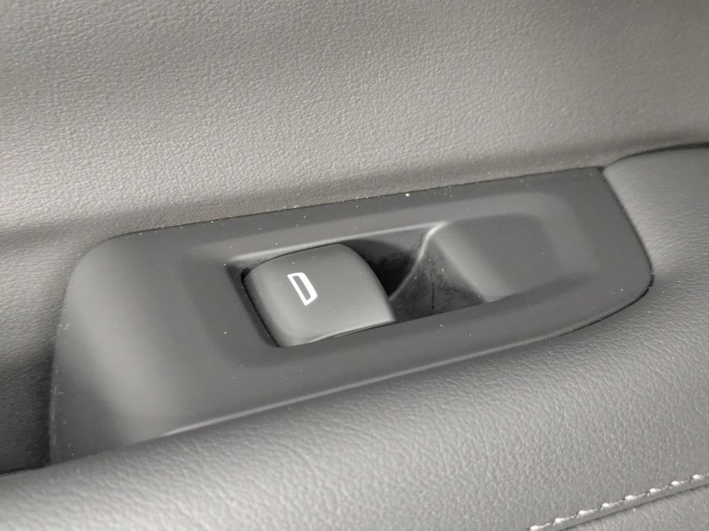 Certified 2025 Chevrolet Tahoe LS AWD/4WD image 26