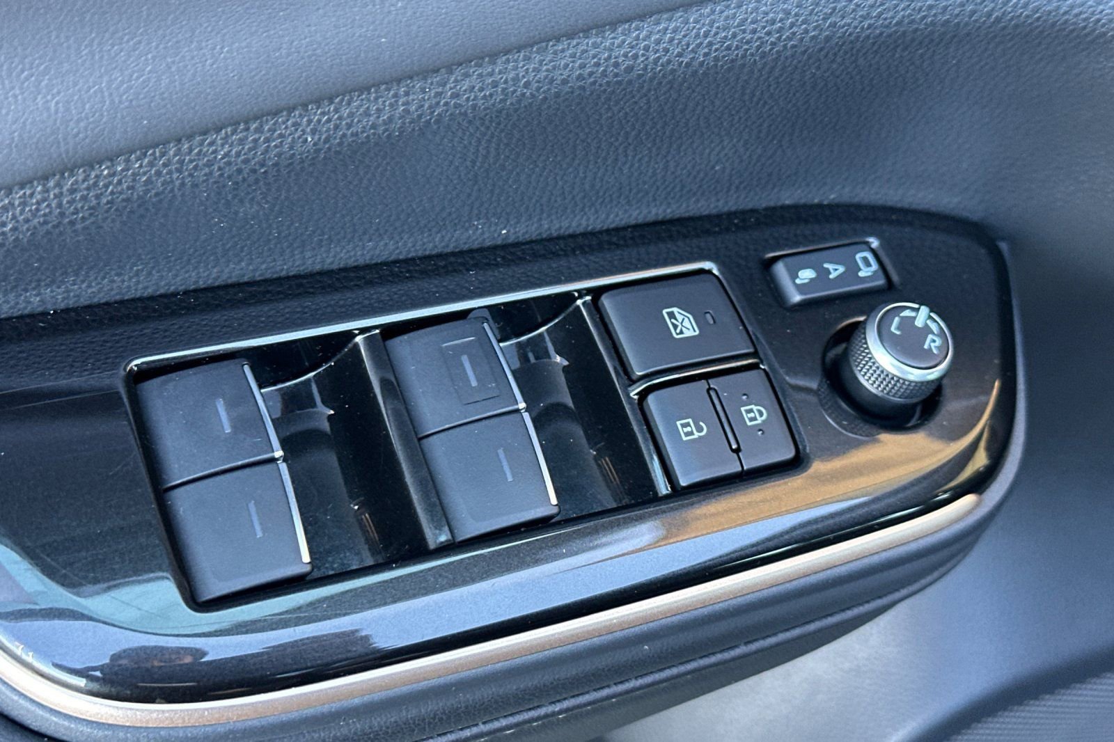 Certified 2024 Toyota Crown Limited image 14