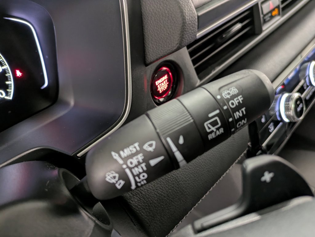 Certified 2023 Honda Pilot Touring image 17