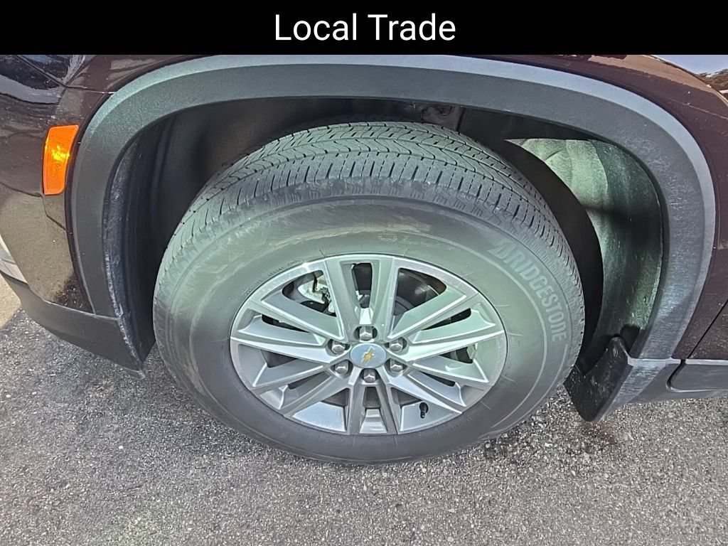 Used 2023 Chevrolet Traverse LT FWD image 9