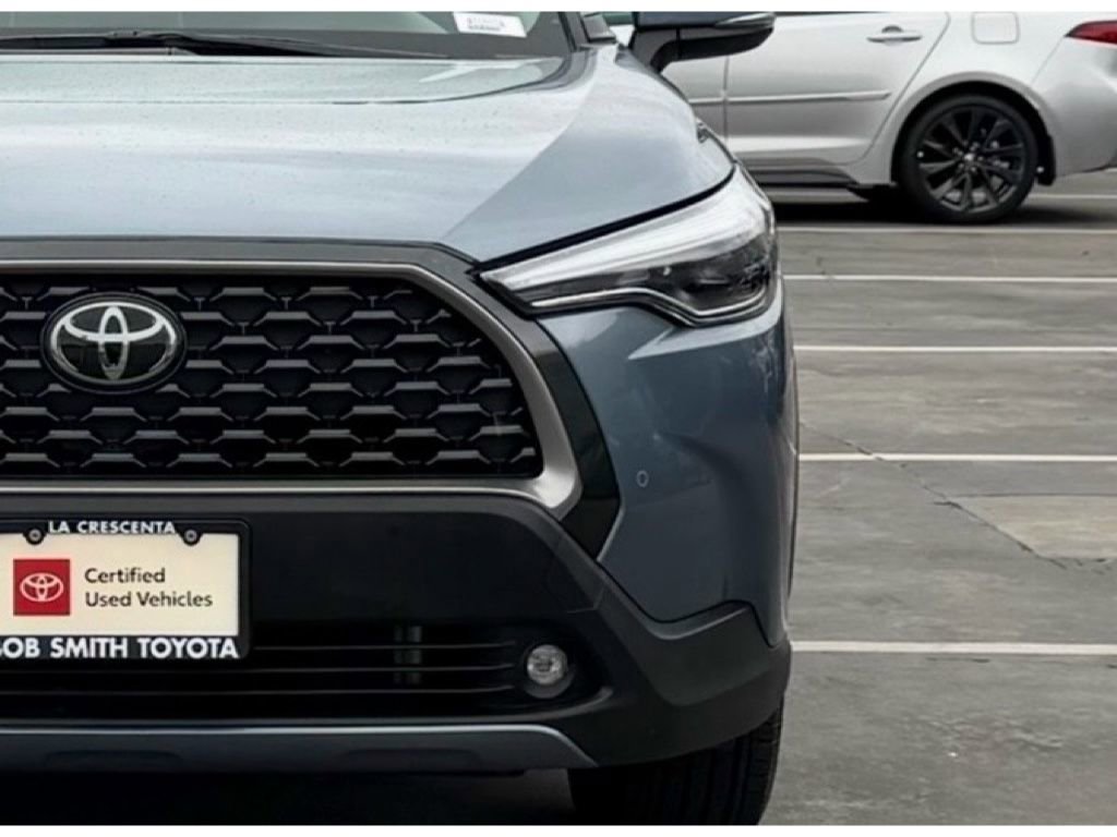 Certified 2023 Toyota Corolla Cross XLE image 11