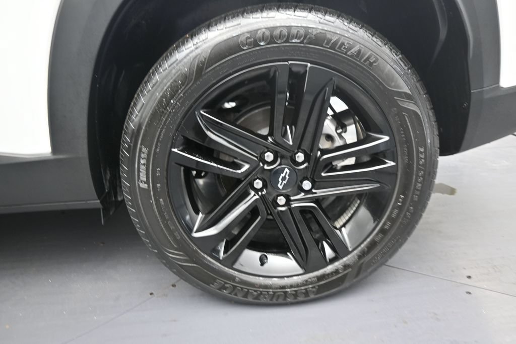 Used 2025 Chevrolet Trax ACTIV w/ Sunroof Package FWD image 10